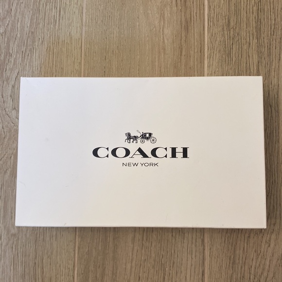 NWT Coach Wristlet - Picture 8 of 10